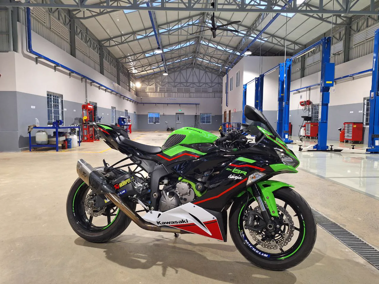 Project One Kawasaki ZX-6R electronics setup